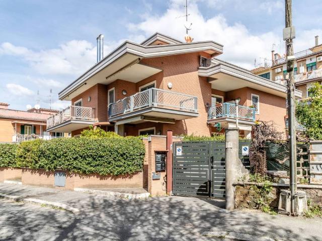 Villa Indipendente in vendita a Municipio Roma V, Roma Capitale