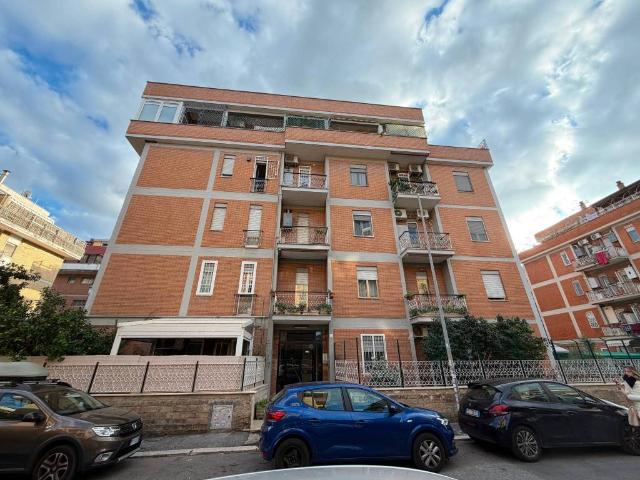 Appartamento in vendita a Casetta Mattei, Roma