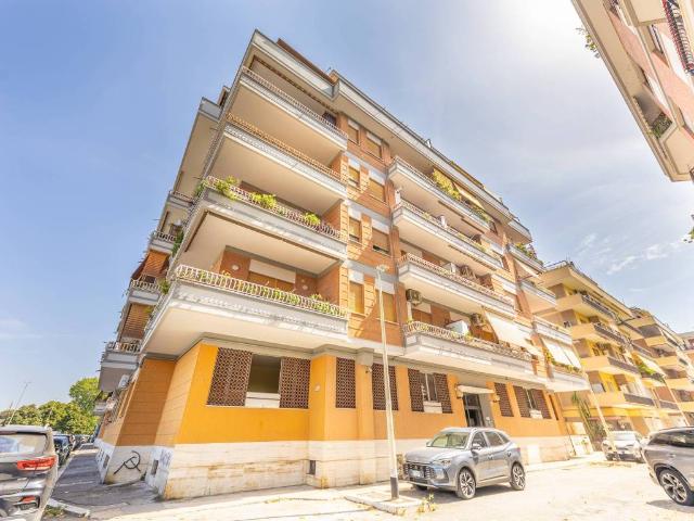 Appartamento in vendita a Lido di Ostia, Roma Capitale