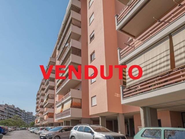 Appartamento in vendita a Spinaceto, Roma Capitale