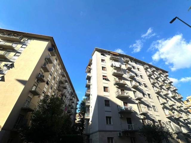 Appartamento in vendita a Municipio Roma VII, Roma Capitale