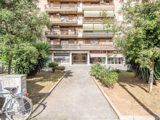 Appartamento in vendita a Municipio Roma VII, Roma Capitale