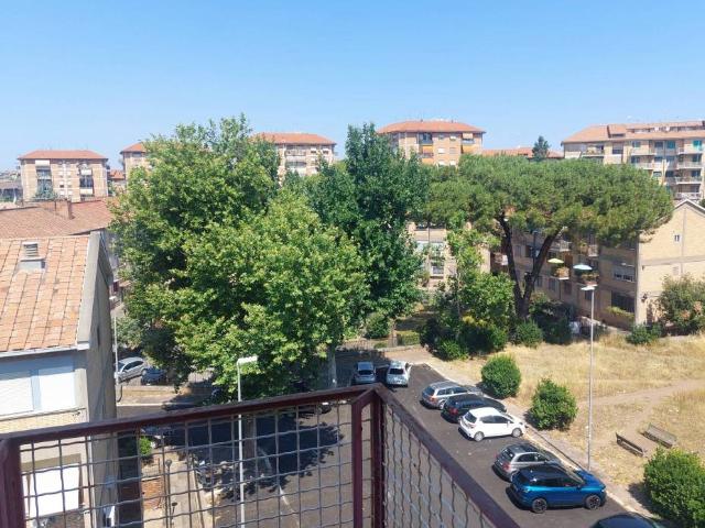 Appartamento in vendita a Municipio Roma VII, Roma Capitale