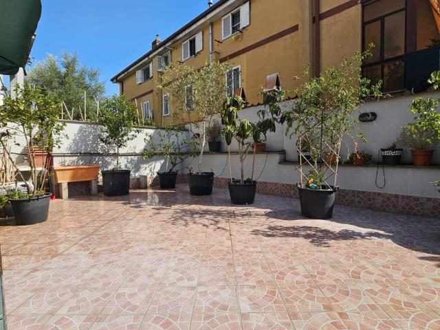Appartamento in vendita a Centro Giano, Roma