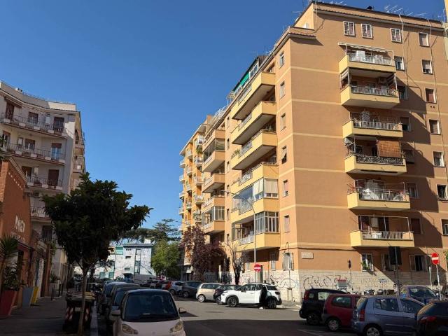Appartamento in vendita a Municipio Roma V, Roma Capitale