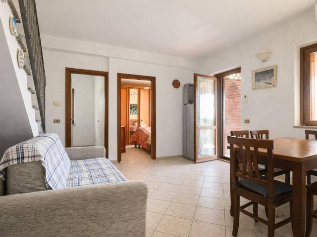 Appartamento in vendita a Monte Migliore, Roma Capitale