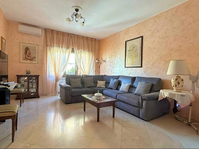 Appartamento in vendita a Municipio Roma VIII, Roma Capitale