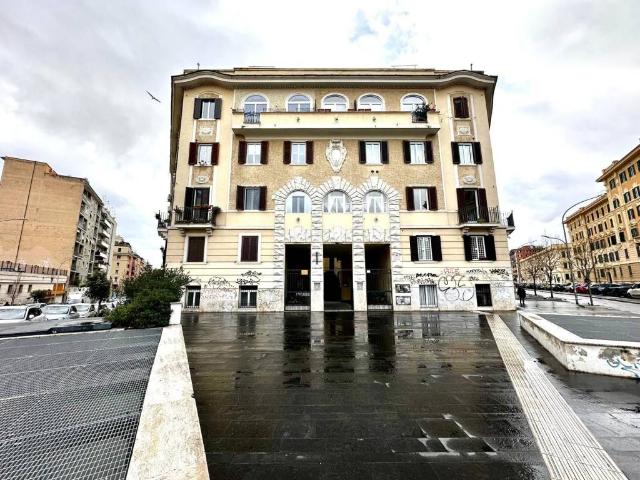 Appartamento in vendita a Municipio Roma VII, Roma Capitale