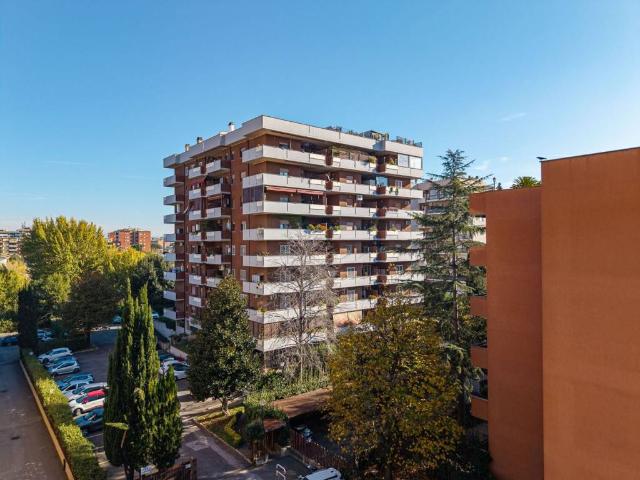 Appartamento in vendita a Municipio Roma IX, Roma Capitale