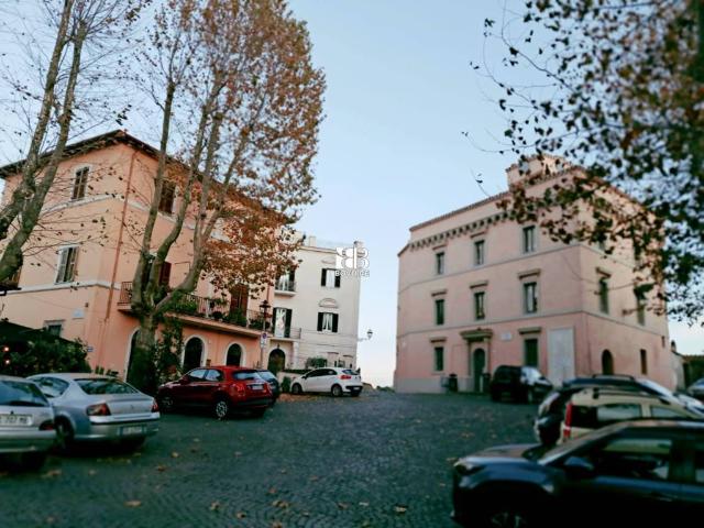 Appartamento in vendita a Municipio Roma XV, Roma Capitale