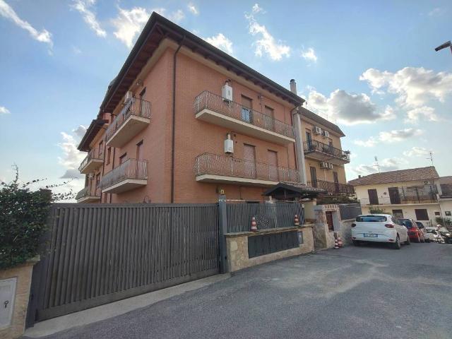 Appartamento in vendita a Casale Prima Porta, Roma Capitale