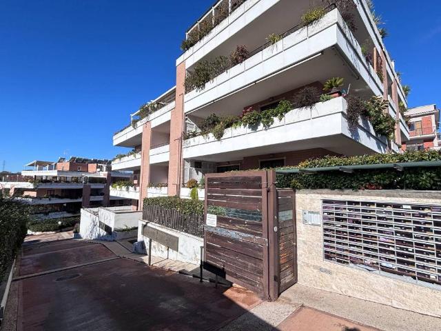 Appartamento in vendita a Casale Prima Porta, Roma Capitale