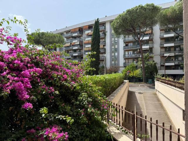 Appartamento in vendita a Cinecittà Est, Romanina