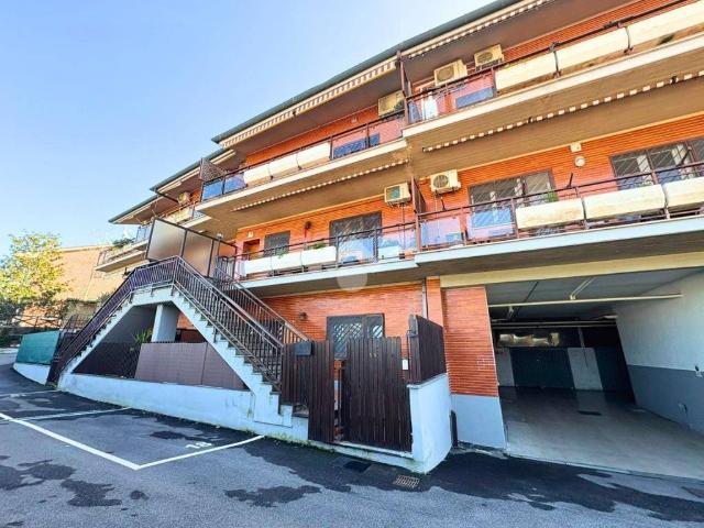 Appartamento in vendita a Mostacciano, Roma Capitale