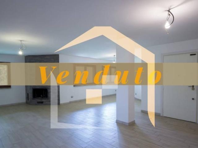 Appartamento in vendita a Mostacciano, Roma Capitale