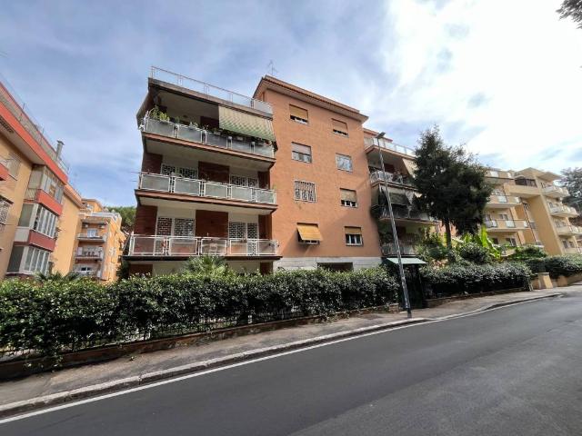 Appartamento in vendita a Municipio Roma XV, Roma Capitale