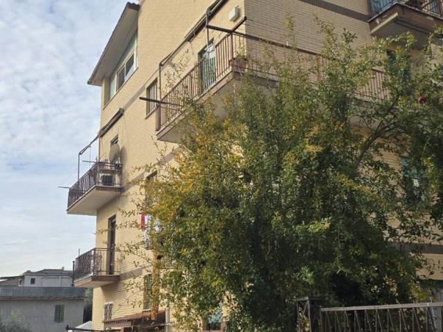 Appartamento in vendita a Casale Prima Porta, Roma Capitale