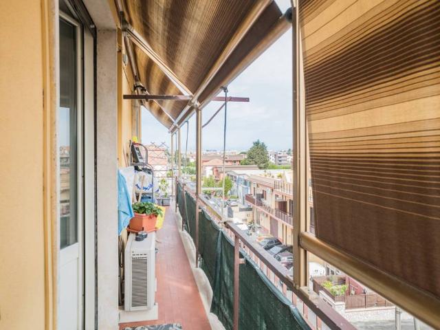 Appartamento in vendita a Osteria del Curato, Roma Capitale