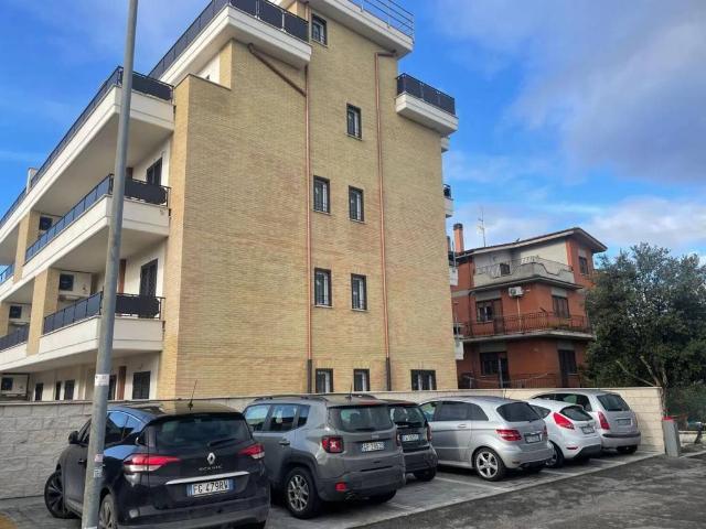 Appartamento in vendita a Municipio Roma VII, Roma Capitale