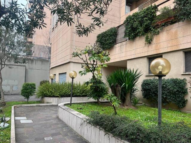 Appartamento in vendita a Mostacciano, Roma Capitale