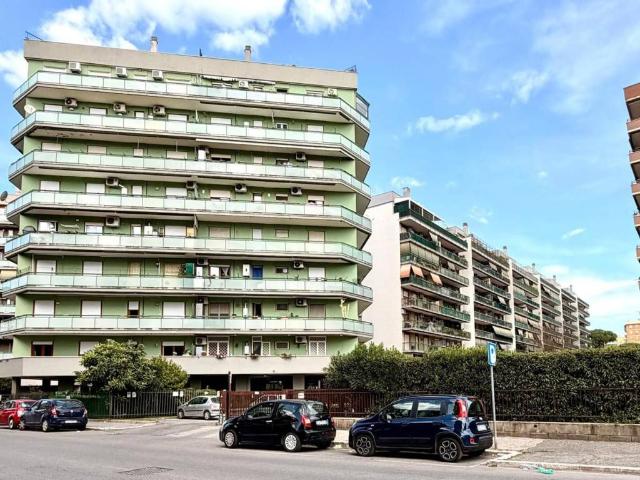 Appartamento in vendita a Municipio Roma VII, Roma Capitale