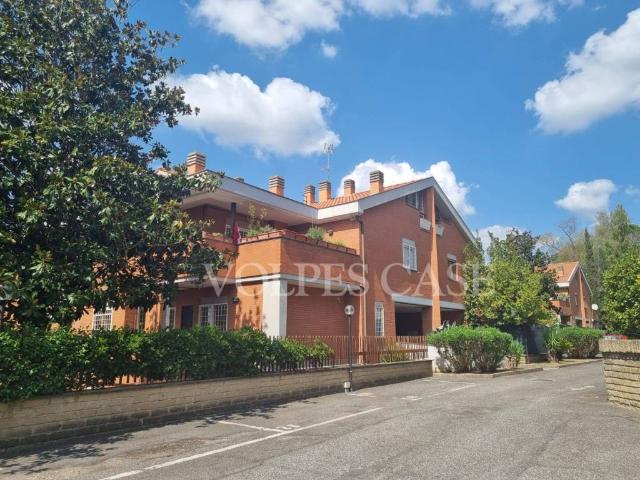 Appartamento in vendita a Casale Prima Porta, Roma Capitale