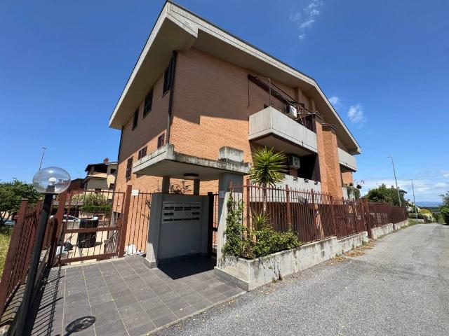 Appartamento in vendita a Centroni, Roma Capitale