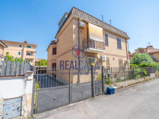 Appartamento in vendita a Municipio Roma VII, Roma Capitale