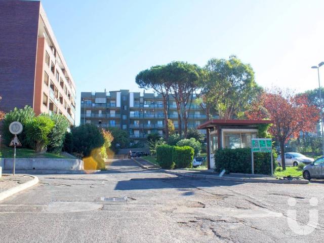 Appartamento in vendita a Municipio Roma X, Roma Capitale