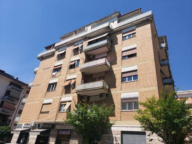 Appartamento in vendita a Collatino, Roma