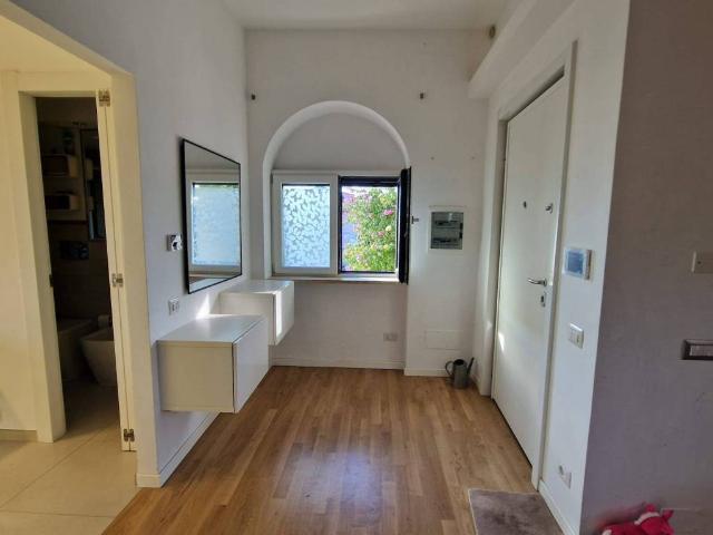 Appartamento in vendita a Monte Migliore, Roma Capitale