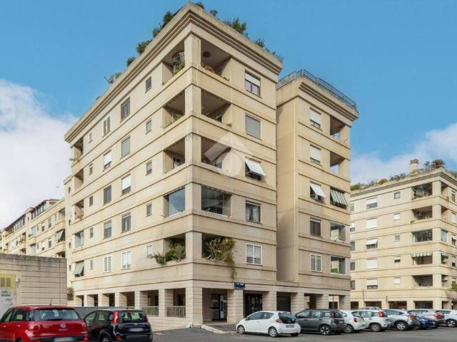 Appartamento in vendita a Municipio Roma IX, Roma Capitale
