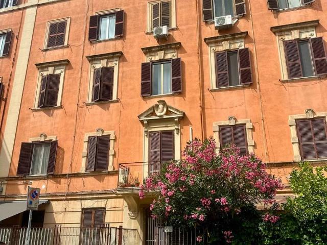 Appartamento in vendita a Municipio Roma VII, Roma Capitale