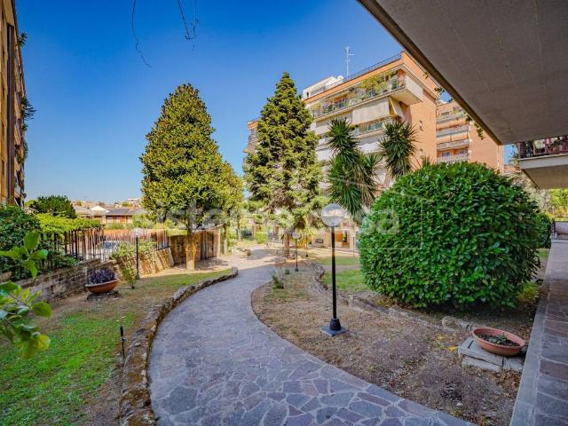 Appartamento in vendita a Torrino, Roma