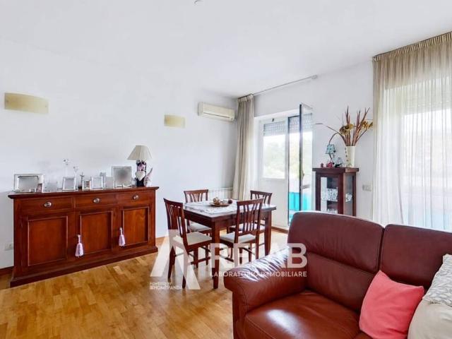 Appartamento in vendita a Spinaceto, Roma Capitale