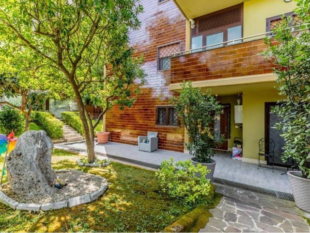 Appartamento in vendita a Mostacciano, Roma Capitale