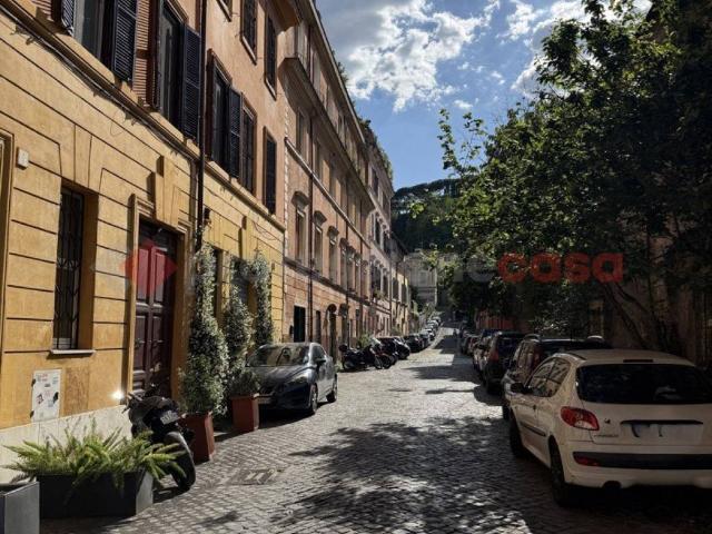 Appartamento in vendita a Municipio Roma I, Roma Capitale