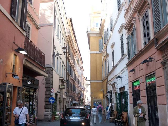 Appartamento in vendita a Trevi, Roma