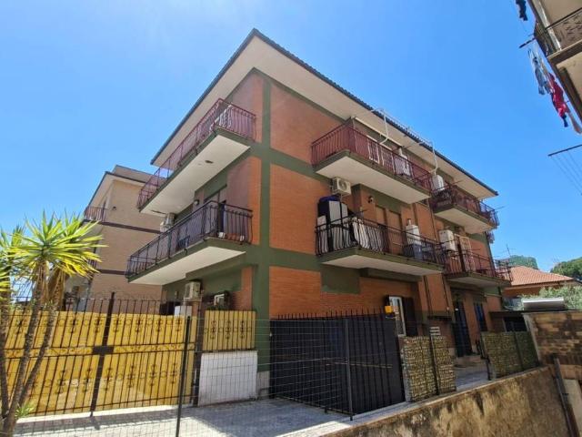 Appartamento in vendita a Villaggio Breda, Roma Capitale