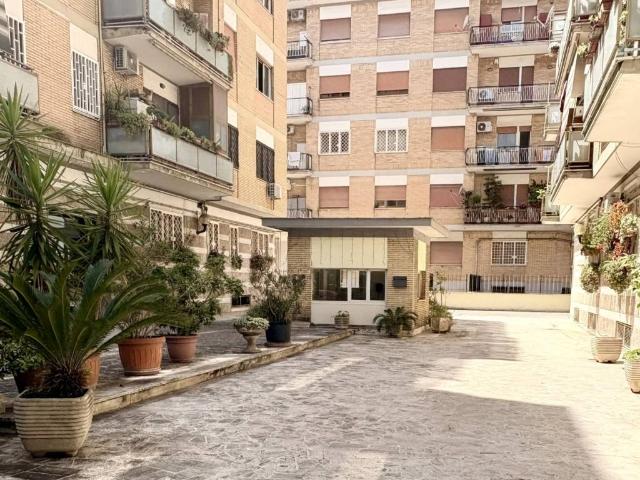 Appartamento in vendita a Collatino, Roma