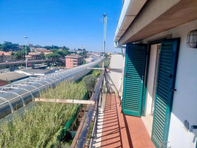 Appartamento in vendita a Villaggio Breda, Roma Capitale