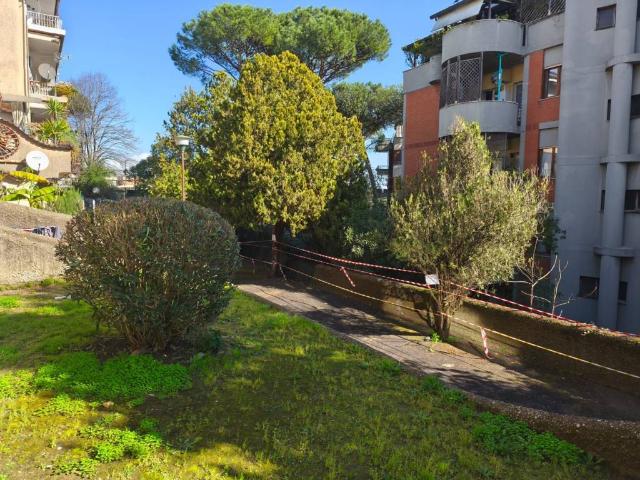 Appartamento in vendita a Municipio Roma XV, Roma Capitale