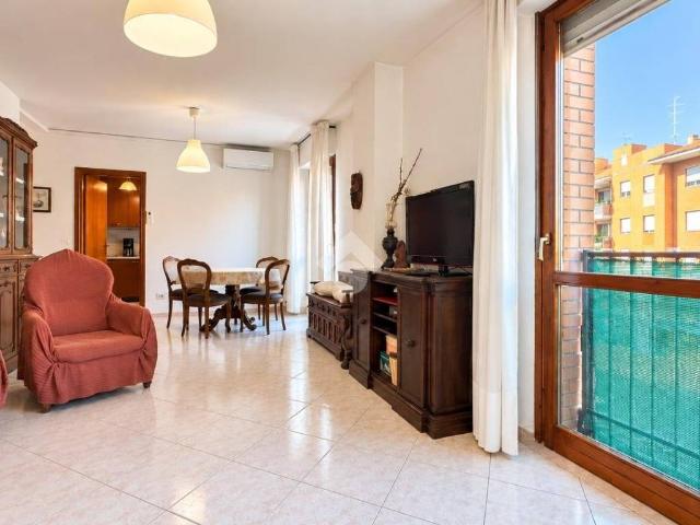 Appartamento in vendita a Capannelle, Roma