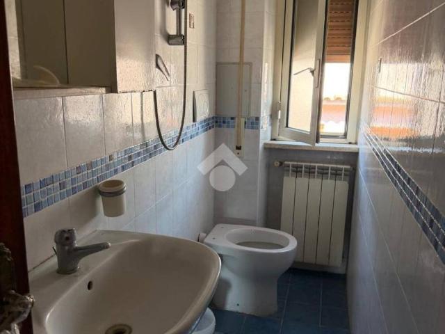 Appartamento in vendita a Municipio Roma X, Roma Capitale