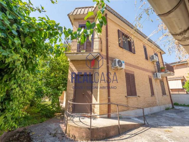 Appartamento in vendita a Morena, Roma