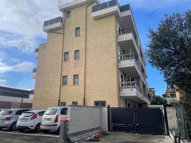 Appartamento in vendita a Morena, Roma