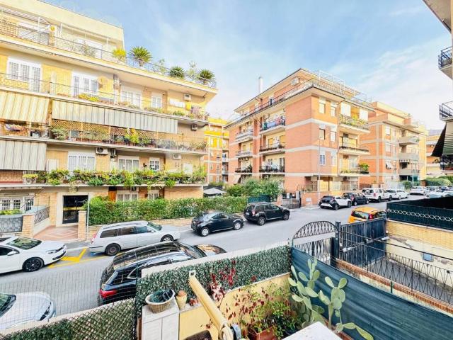 Appartamento in vendita a Municipio Roma XI, Roma Capitale
