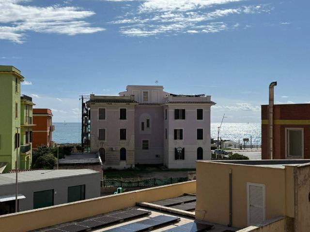 Appartamento in vendita a Lido di Ostia, Roma Capitale
