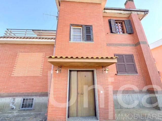 Appartamento in vendita a Pantan Monastero, Roma Capitale