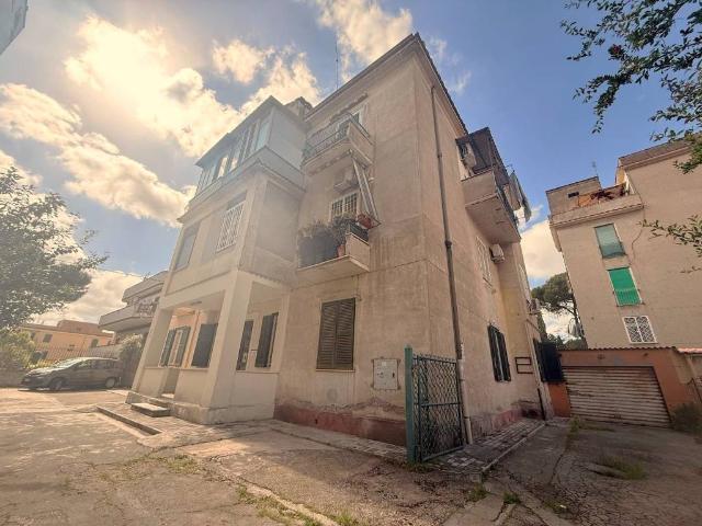 Appartamento in vendita a Municipio Roma V, Roma Capitale